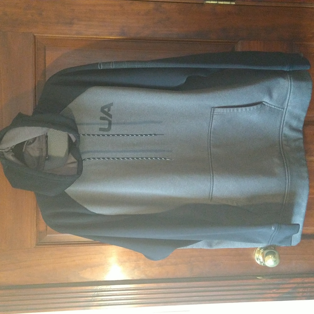 Men’s Under Armour Black and Gray Hoodie XL